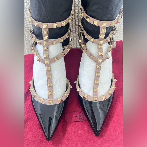 Valentino Garavani Rockstud Pointed Toe Pumps - Picture 2 of 6